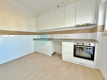 Apartamento T2 para Venda em Bombarral e Vale Covo