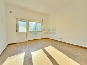 Apartamento T2 para Venda em Bombarral e Vale Covo