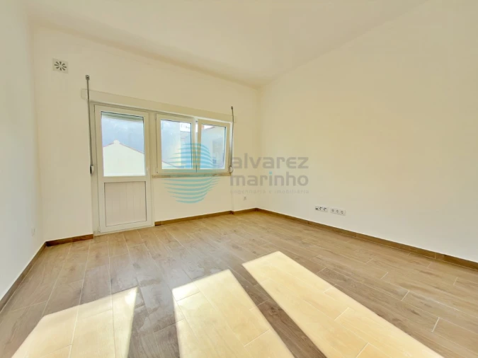 Apartamento T2 para Venda em Bombarral e Vale Covo Foto 8