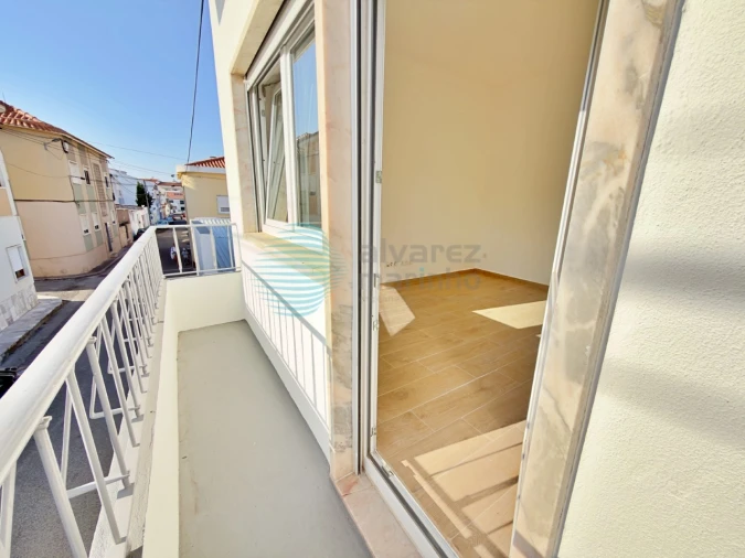 Apartamento T2 para Venda em Bombarral e Vale Covo Foto 10