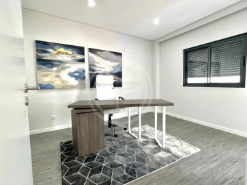 Apartamento T3 para Venda em Quelfes