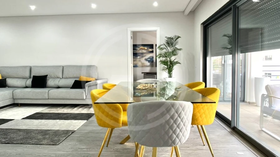 Apartamento T3 para Venda em Quelfes