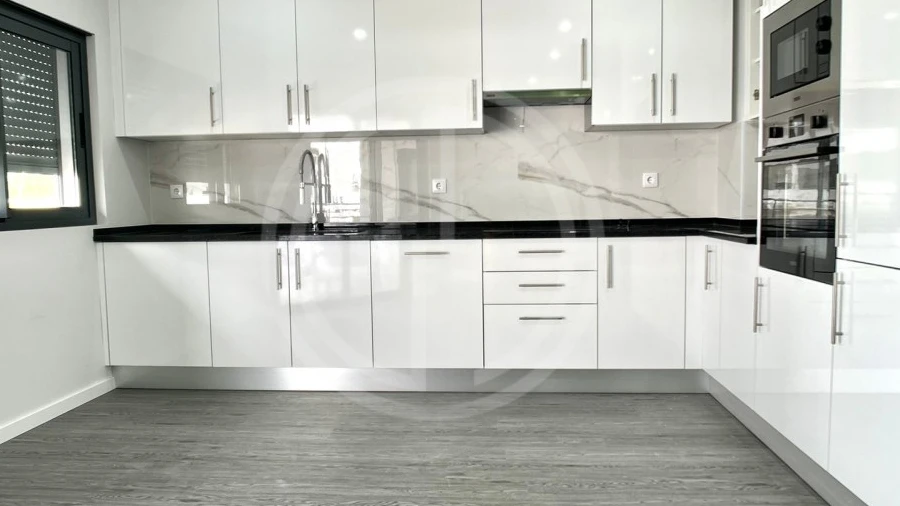 Apartamento T3 para Venda em Quelfes