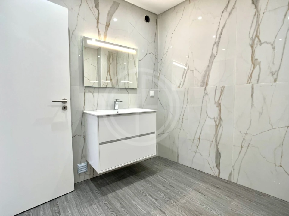 Apartamento T3 para Venda em Quelfes Foto 9