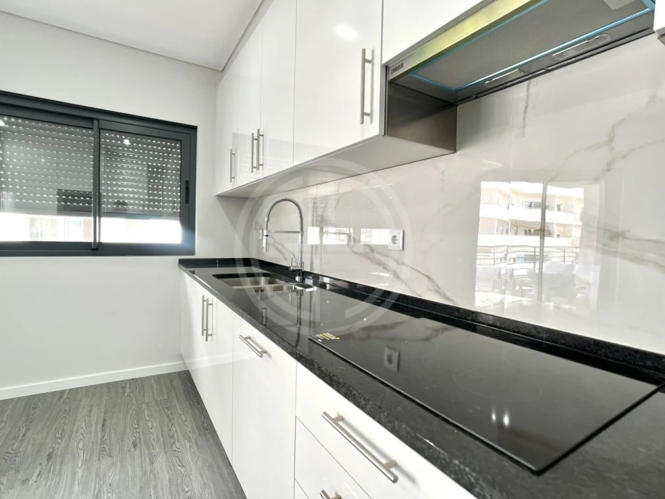Apartamento T3 para Venda em Quelfes Foto 21
