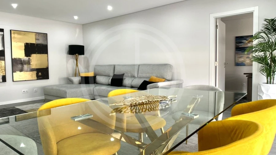 Apartamento T3 para Venda em Quelfes