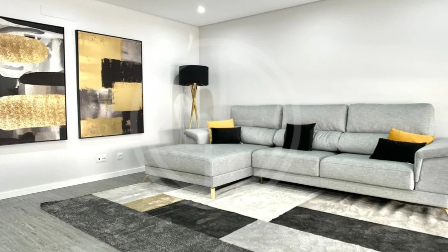 Apartamento T3 para Venda em Quelfes
