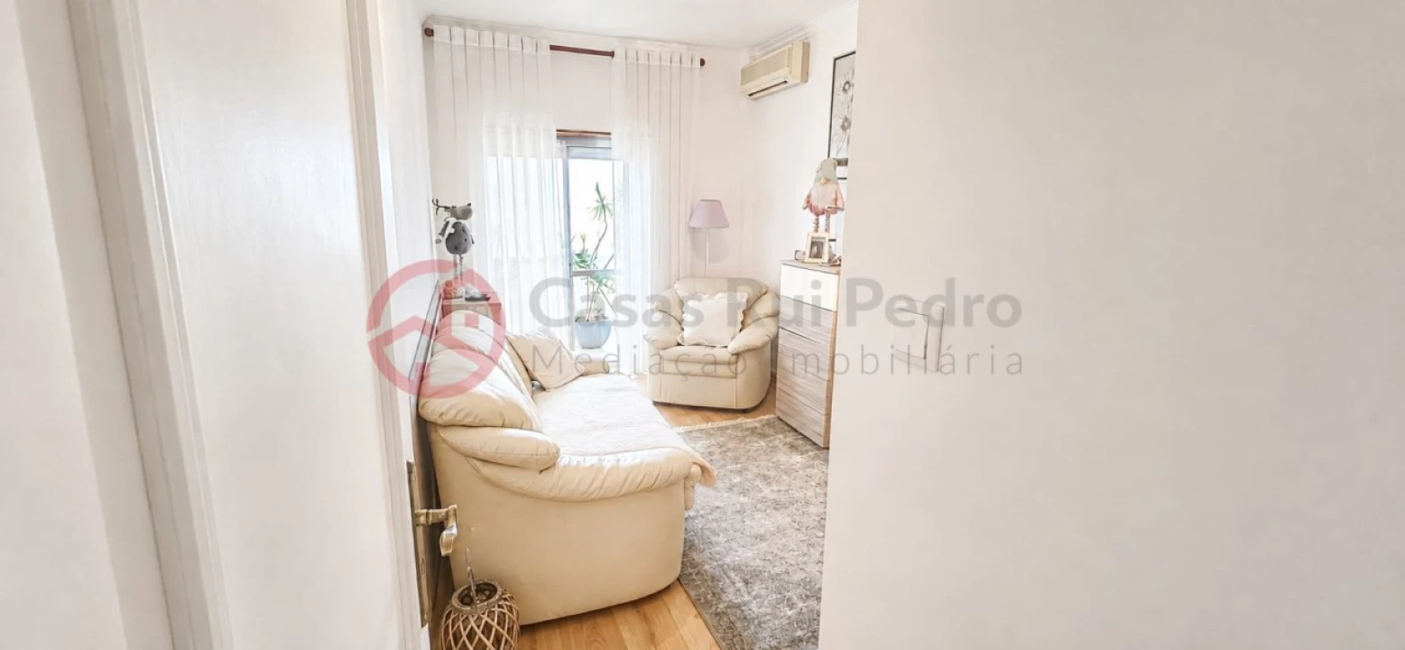 Apartamento T2 para Venda em Laranjeiro e Feijó Foto 17