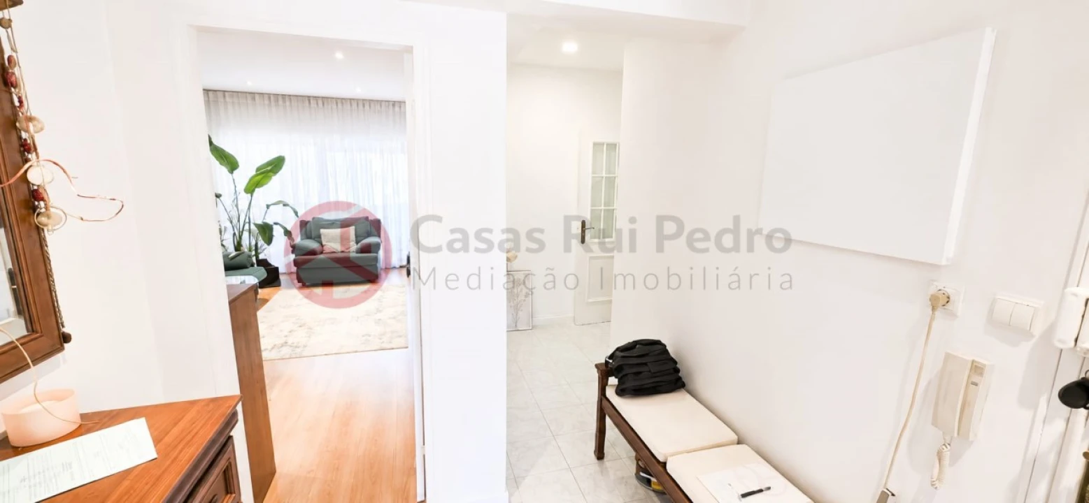Apartamento T2 para Venda em Laranjeiro e Feijó Foto 3