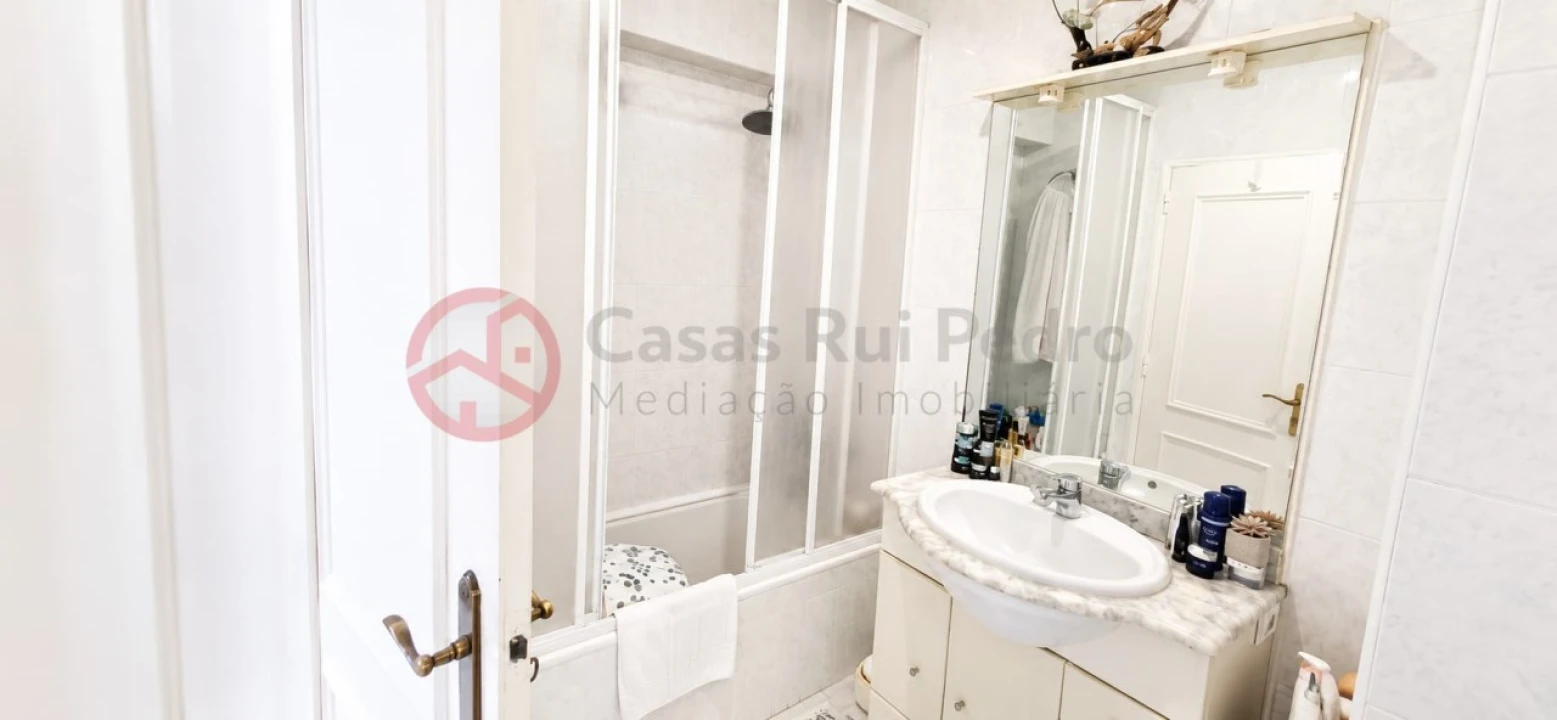 Apartamento T2 para Venda em Laranjeiro e Feijó Foto 29