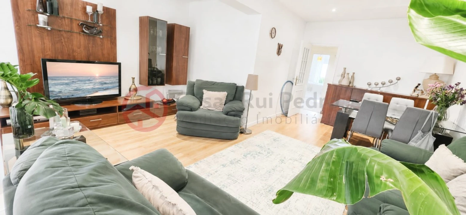 Apartamento T2 para Venda em Laranjeiro e Feijó Foto 9