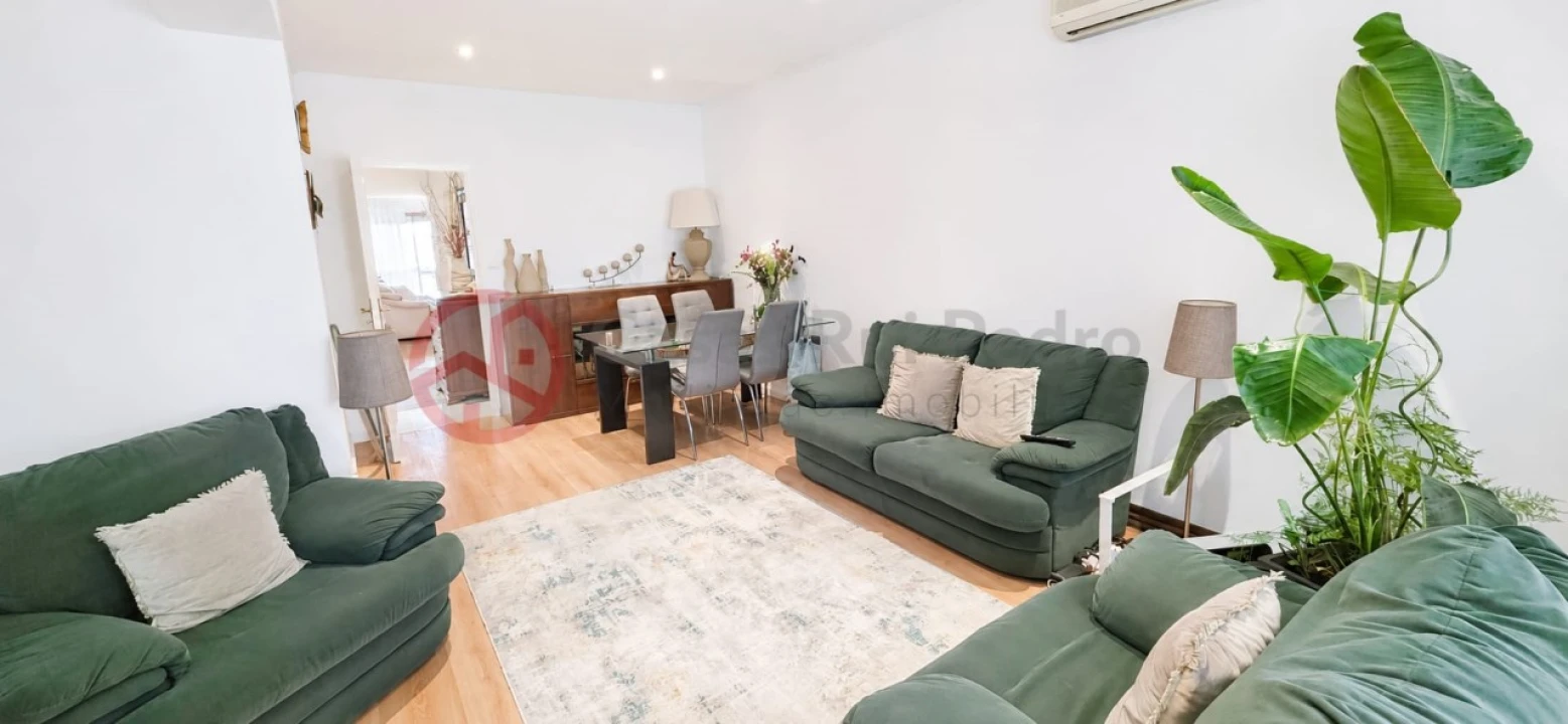 Apartamento T2 para Venda em Laranjeiro e Feijó Foto 12