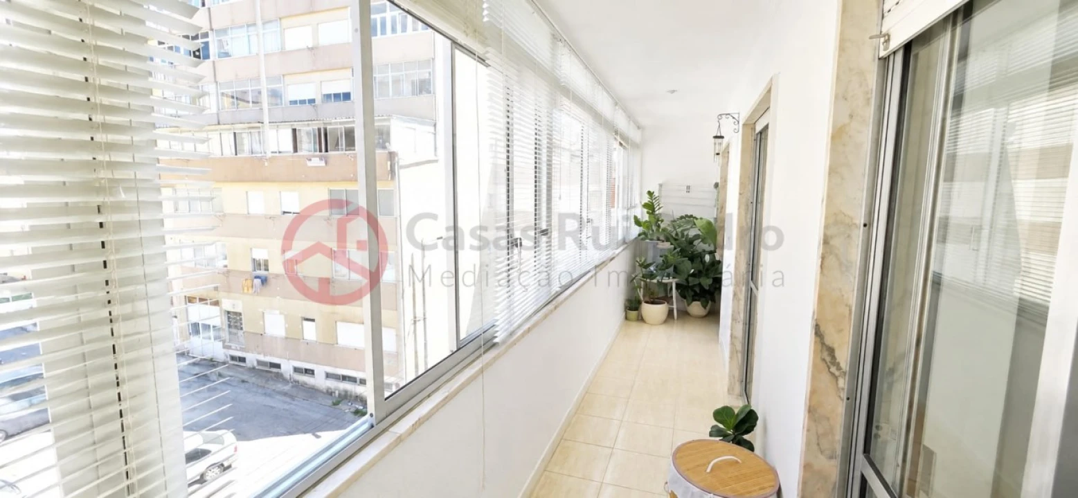 Apartamento T2 para Venda em Laranjeiro e Feijó Foto 16