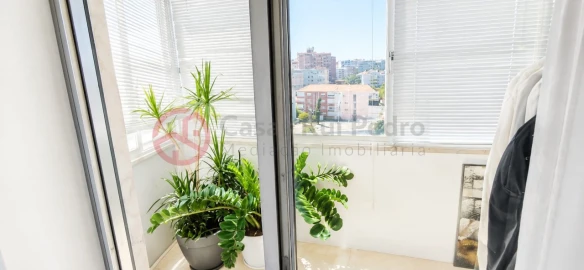 Apartamento T2 para Venda em Laranjeiro e Feijó