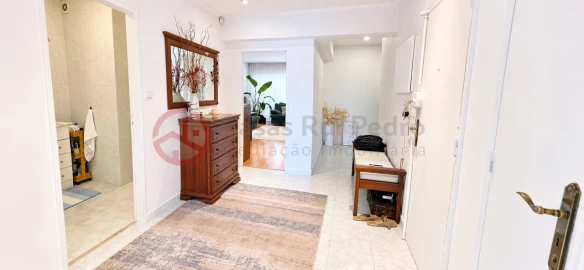 Apartamento T2 para Venda em Laranjeiro e Feijó