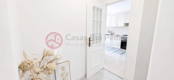 Apartamento T2 para Venda em Laranjeiro e Feijó
