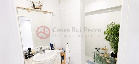 Apartamento T2 para Venda em Laranjeiro e Feijó