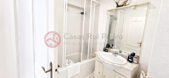Apartamento T2 para Venda em Laranjeiro e Feijó