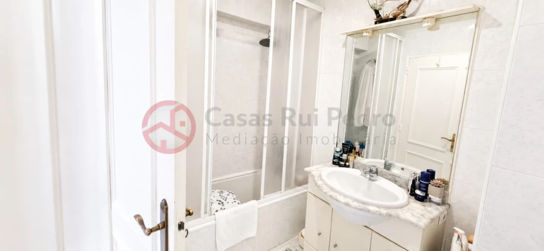 Apartamento T2 para Venda em Laranjeiro e Feijó Foto 29