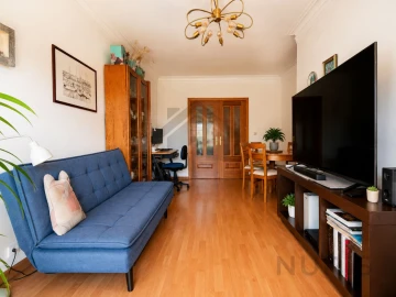 Apartamento T2 para Venda em Santo António dos Cavaleiros e Frielas