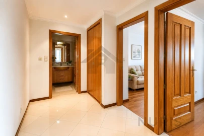 Apartamento T2 para Venda em Santo António dos Cavaleiros e Frielas