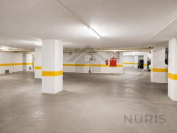 Apartamento T2 para Venda em Santo António dos Cavaleiros e Frielas