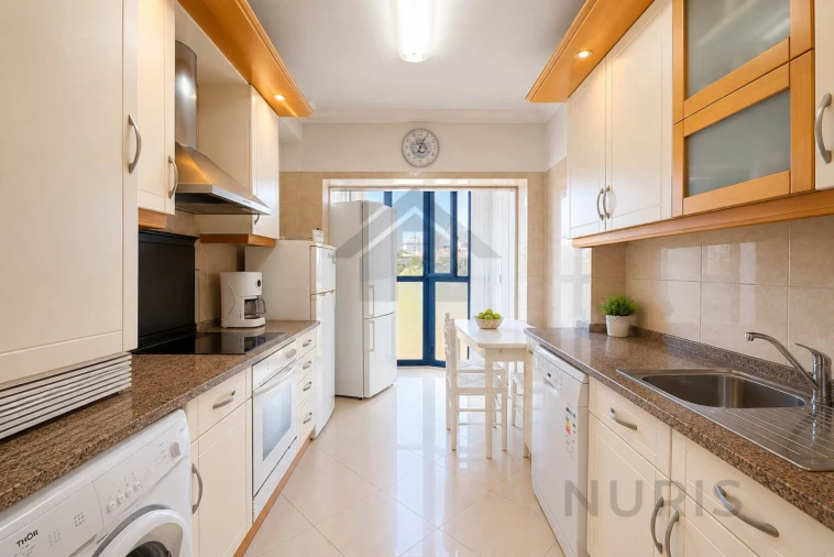 Apartamento T2 para Venda em Santo António dos Cavaleiros e Frielas Foto 3