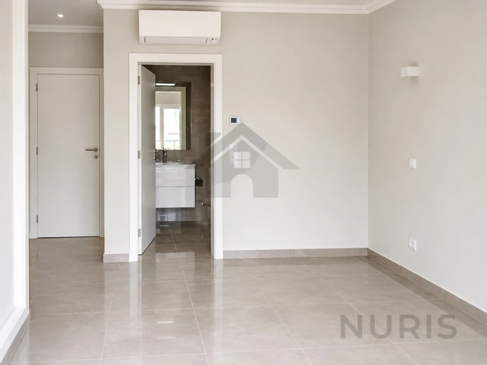 Moradia T4 para Venda em Lagos (São Sebastião e Santa Maria) Foto 19