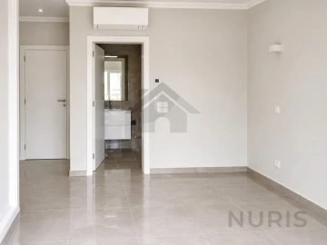 Moradia T4 para Venda em Lagos (São Sebastião e Santa Maria)