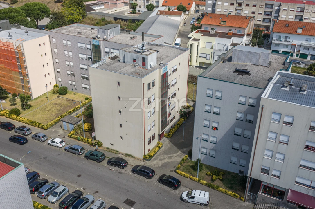 Apartamento T2 para Venda em Avintes Foto 16