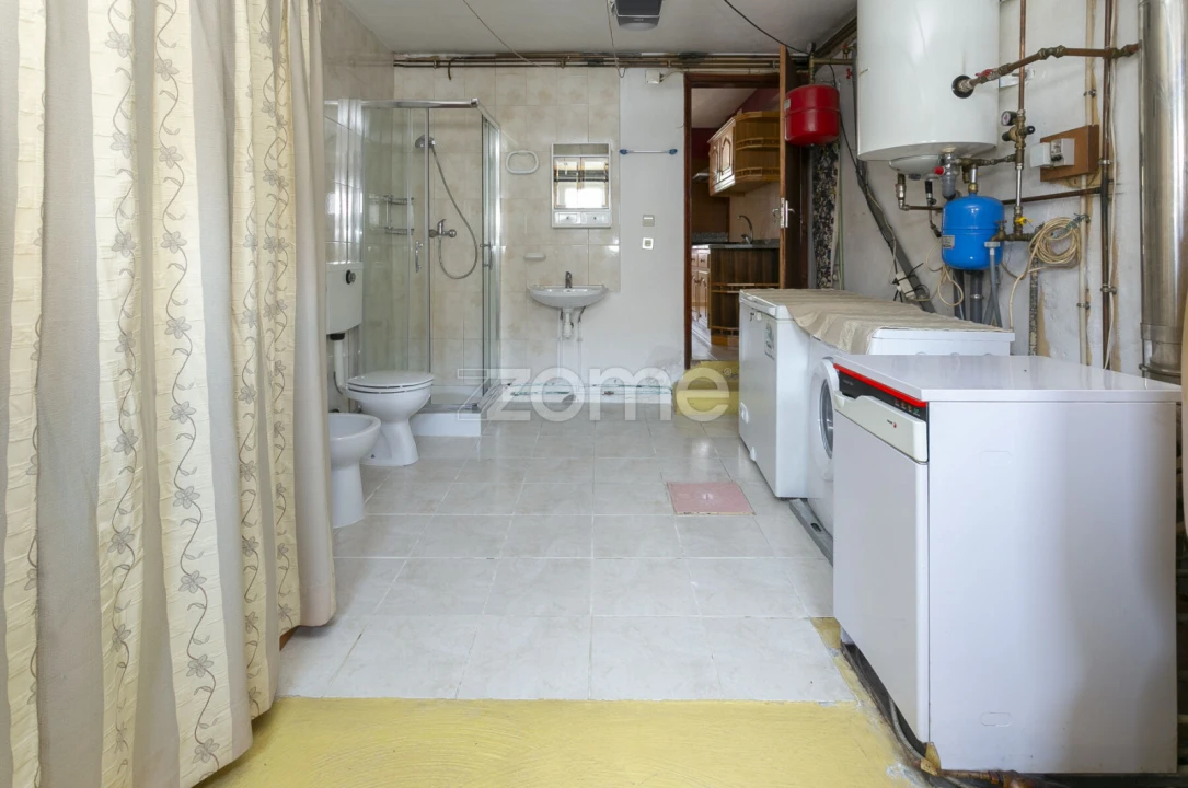 Moradia T3 para Venda em Azinhoso Foto 7