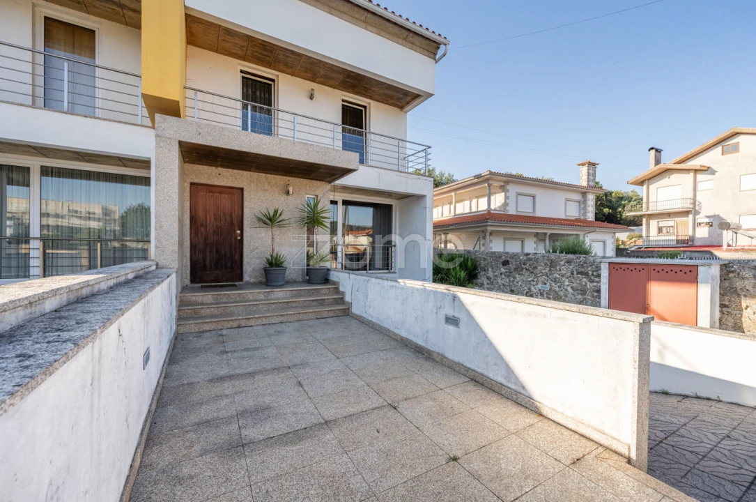 Moradia T4 para Venda em Barroselas e Carvoeiro Foto 3