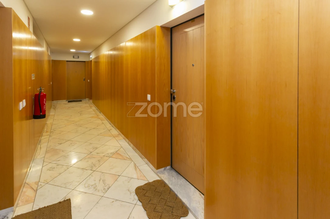 Apartamento T2 para Venda em Valongo Foto 32