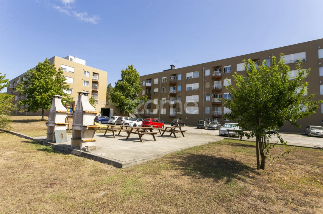 Apartamento T2 para Venda em Valongo Foto 2