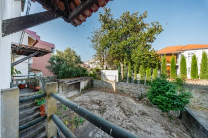 Moradia T5 para Venda em Oliveira, São Paio e São Sebastião