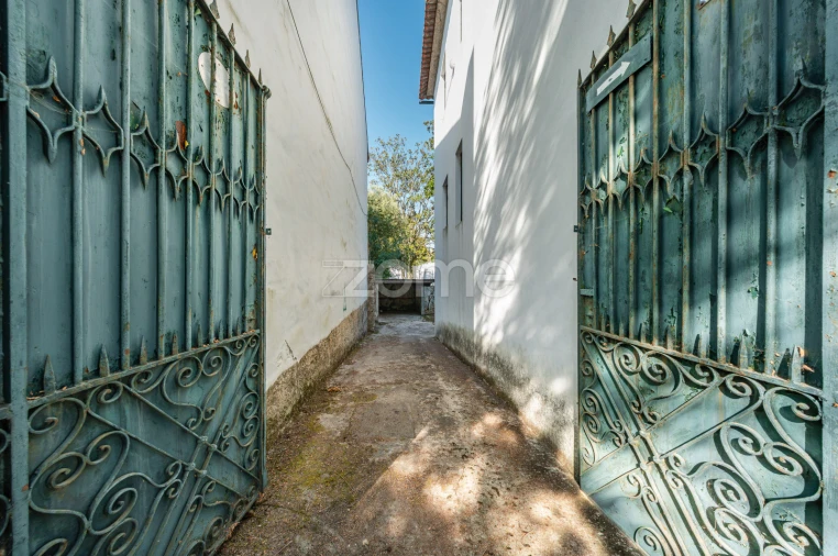 Moradia T5 para Venda em Oliveira, São Paio e São Sebastião Foto 36