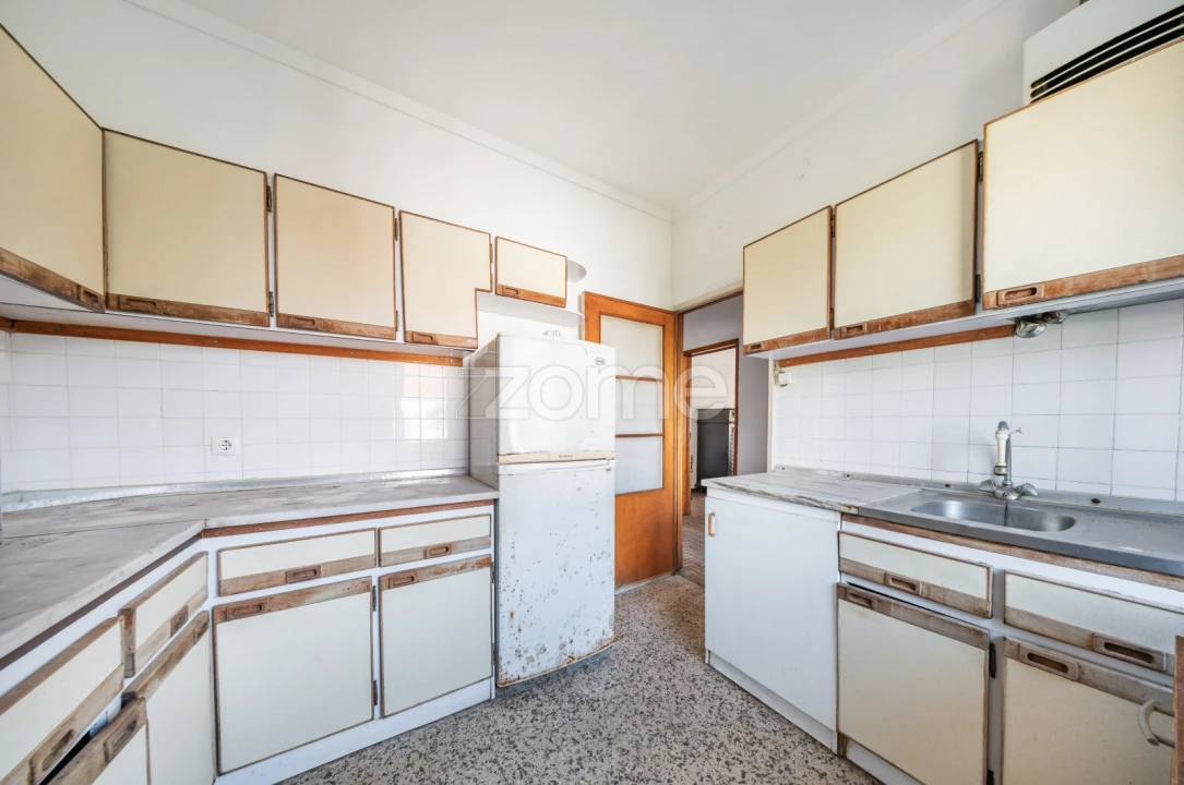 Moradia T6 para Venda em Oliveira, São Paio e São Sebastião Foto 9