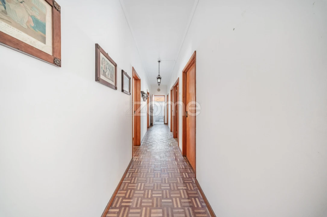 Moradia T6 para Venda em Oliveira, São Paio e São Sebastião Foto 14