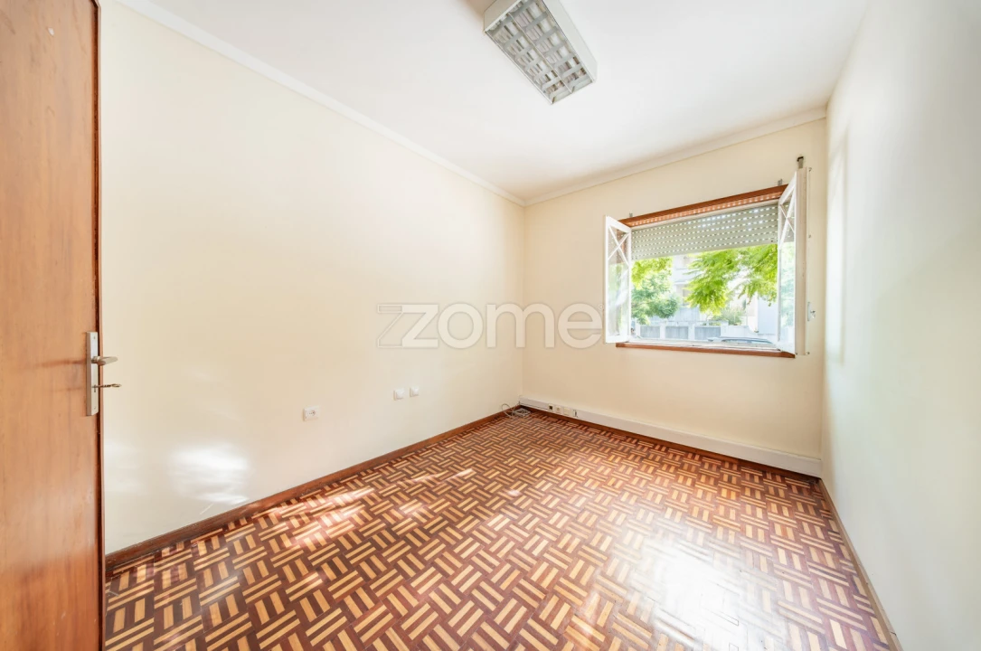 Moradia T6 para Venda em Oliveira, São Paio e São Sebastião Foto 50
