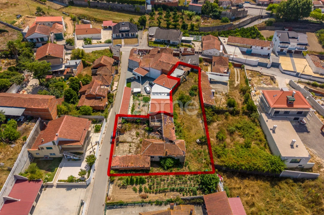 Moradia T2 para Venda em Marrazes e Barosa Foto 1