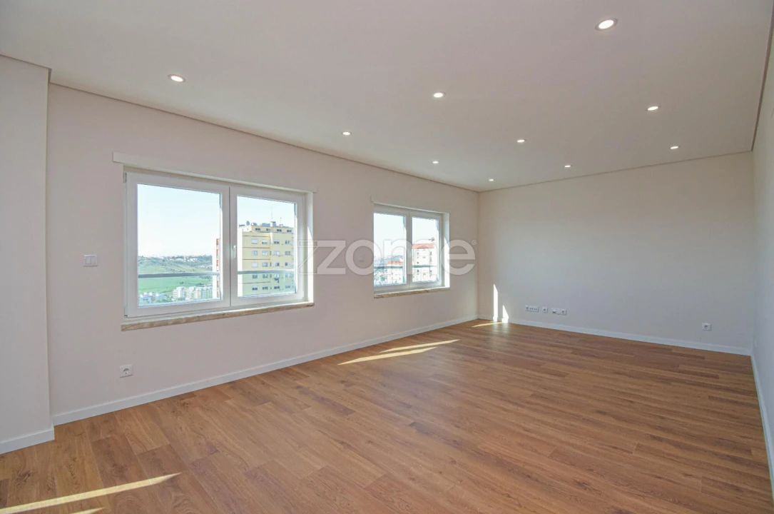 Apartamento T2 para Venda em Vialonga Foto 4