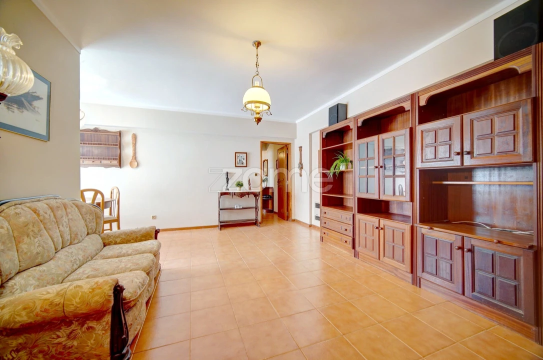 Apartamento T1 para Venda em Alcabideche Foto 3