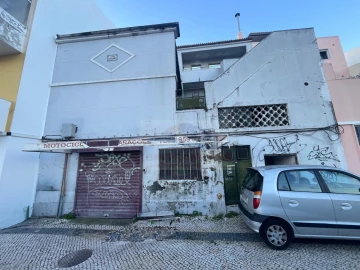 Terreno para Venda em Póvoa de Santa Iria e Forte da Casa