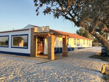 Moradia T4 para Venda em Mora