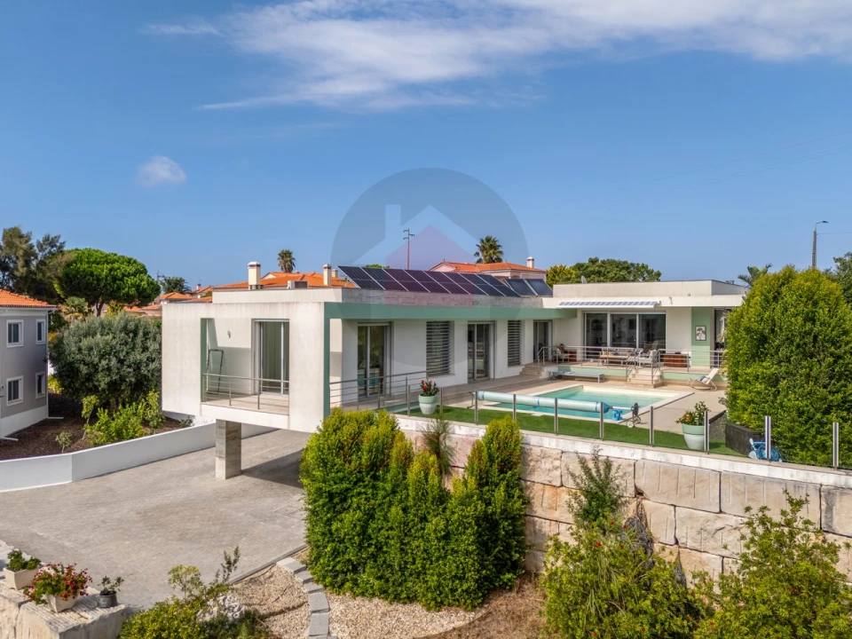 Moradia T4 para Venda em Nadadouro Foto 6