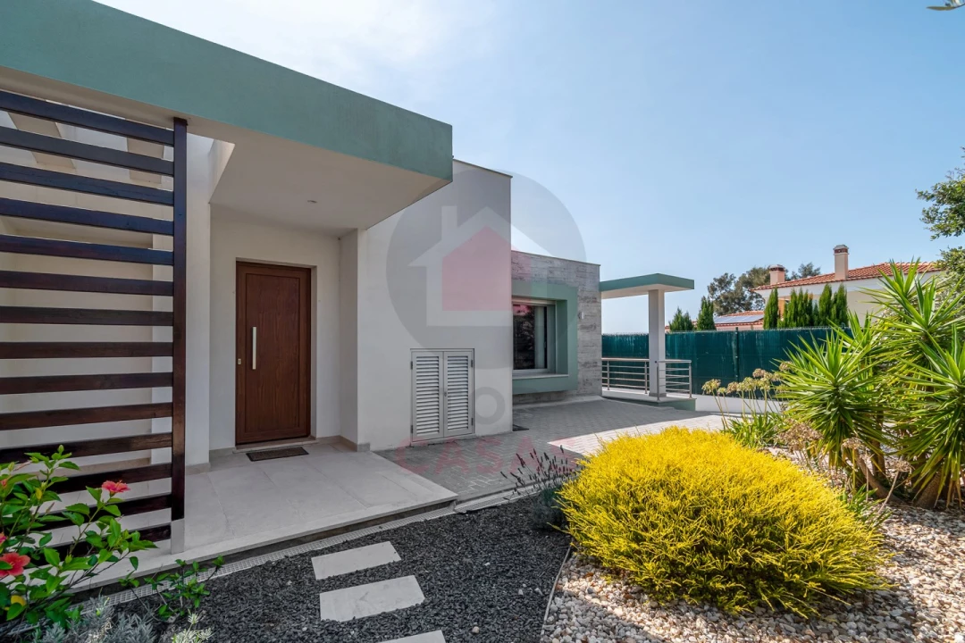 Moradia T4 para Venda em Nadadouro Foto 10