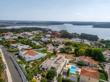 Moradia T4 para Venda em Nadadouro