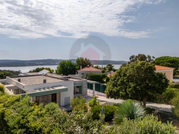 Moradia T4 para Venda em Nadadouro