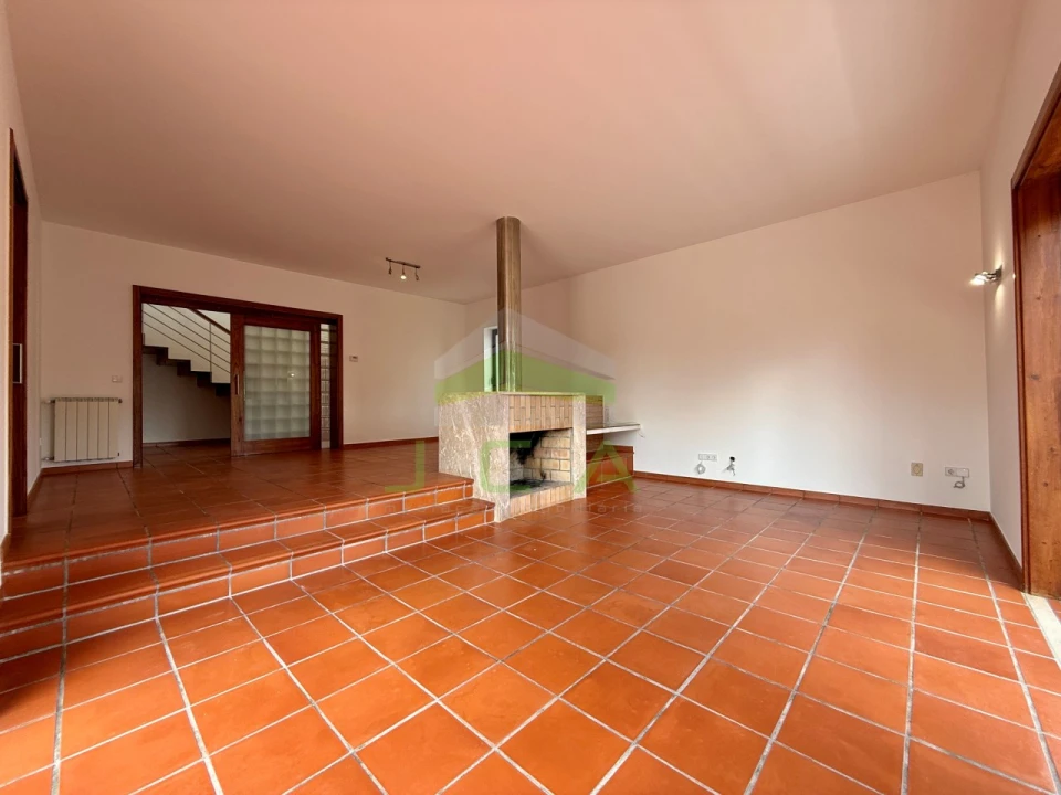 Moradia T6 para Arrendamento em Leiria, Pousos, Barreira e Cortes Foto 10