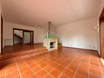 Moradia T6 para Arrendamento em Leiria, Pousos, Barreira e Cortes